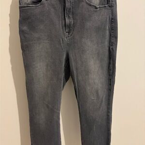 Good American Gray Skinny Ankle Jeans